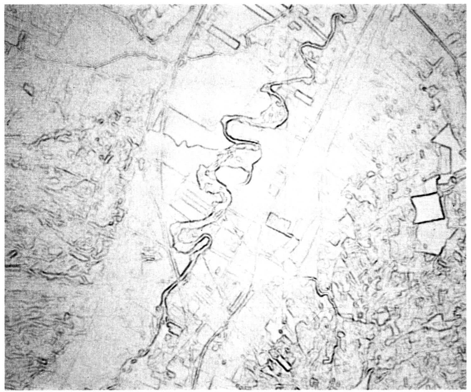 Fig. 7 - Aerofotogramma del territorio di Ascoli Satriano elaborato con filtro numerico di tipo Laplace.