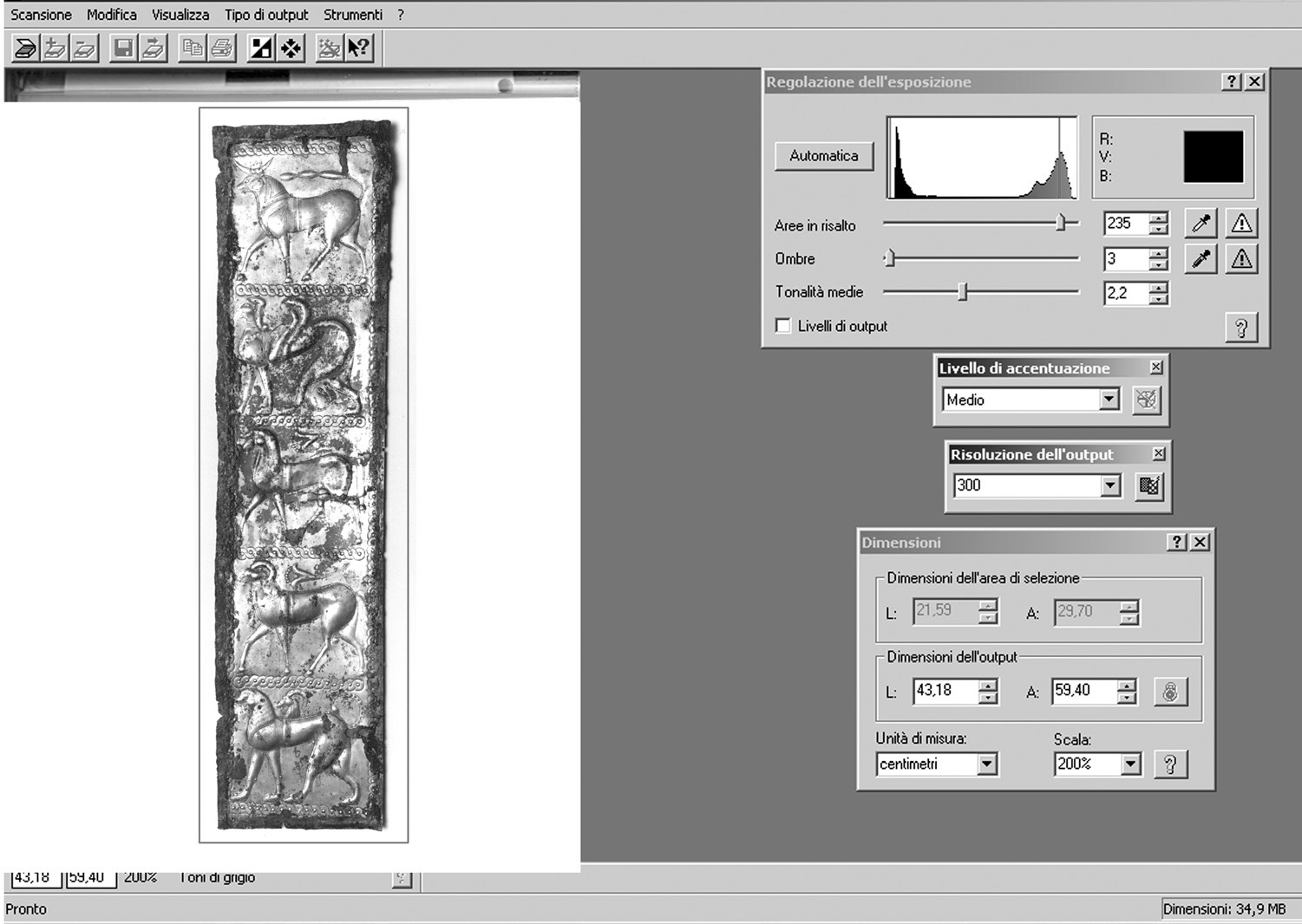 Fig. 7 – a) Importazione dell’immagine raster TIF nel programma di grafica CorelDraw, bloccaggio dell’immagine sul tavolo di lavoro e rilievo dell’incisione in forma vettoriale con l’ausilio dello strumento Bezier; b) Sblocco ed eliminazione dell’immagine raster TIF.