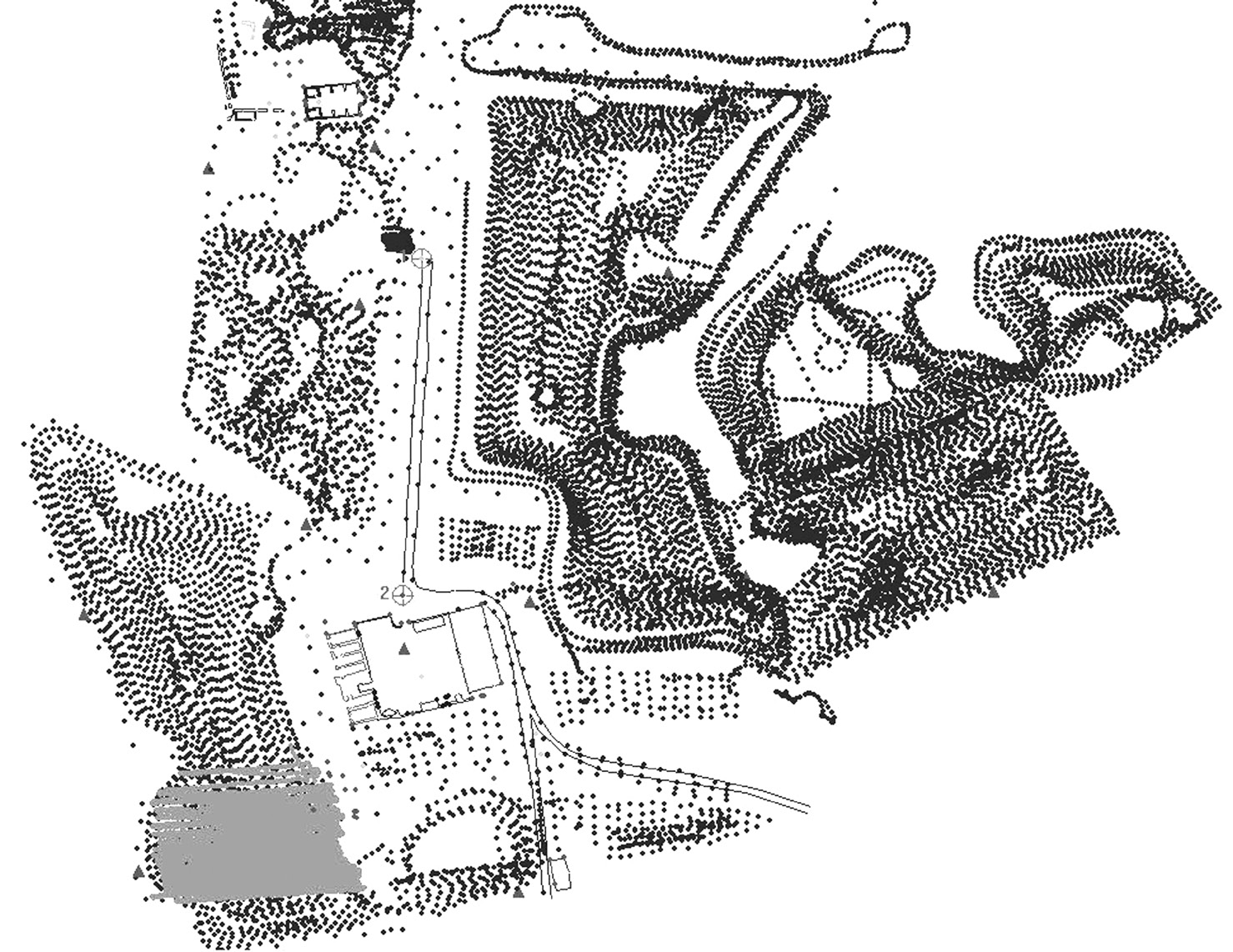 Fig. 6 – Particolare dell’area del casale. I singoli rilievi GPS sono stati uniti in un’unica mappa all’interno del GIS. L’area campita in grigio chiaro corrisponde alla porzione di terreno rilevata a piedi.