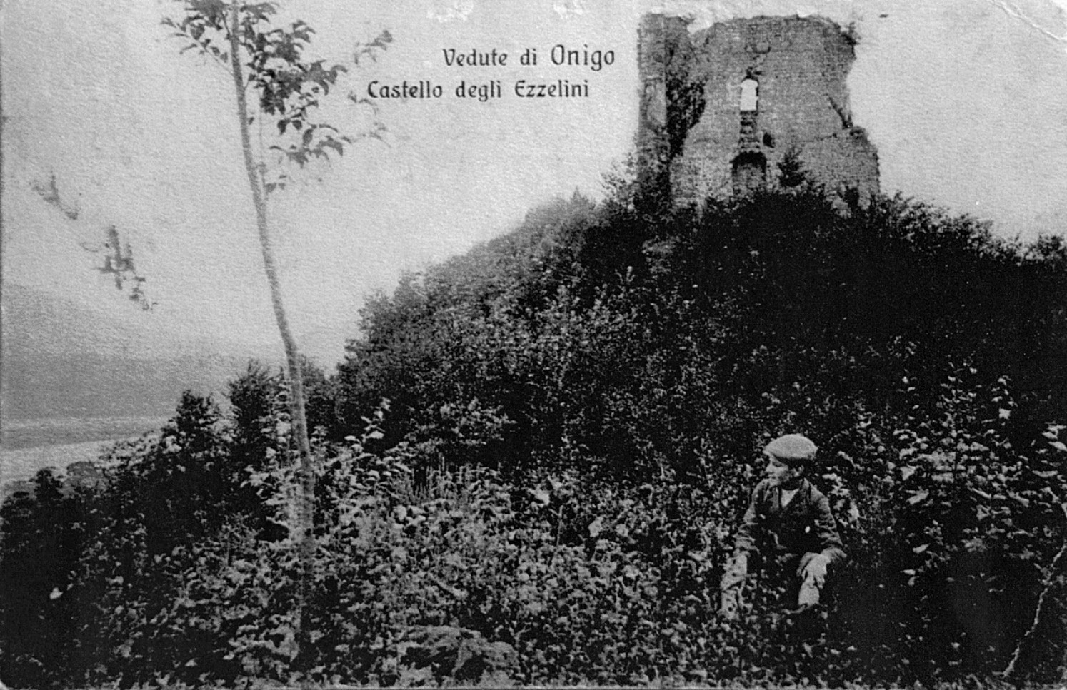 Fig. 5 – Immagine inedita della torre di Onigo, datata 23 maggio 1915, in una rara ripresa da occidente (collezione privata S. Toso).