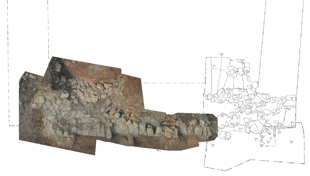 Fig. 8 – Settore J,area sud: esempio di integrazione tra documentazione tradizionale (campagna 2007) e un fotopiano digitale realizzato durante la campagna 2008 (elaborazione M. Frassine).