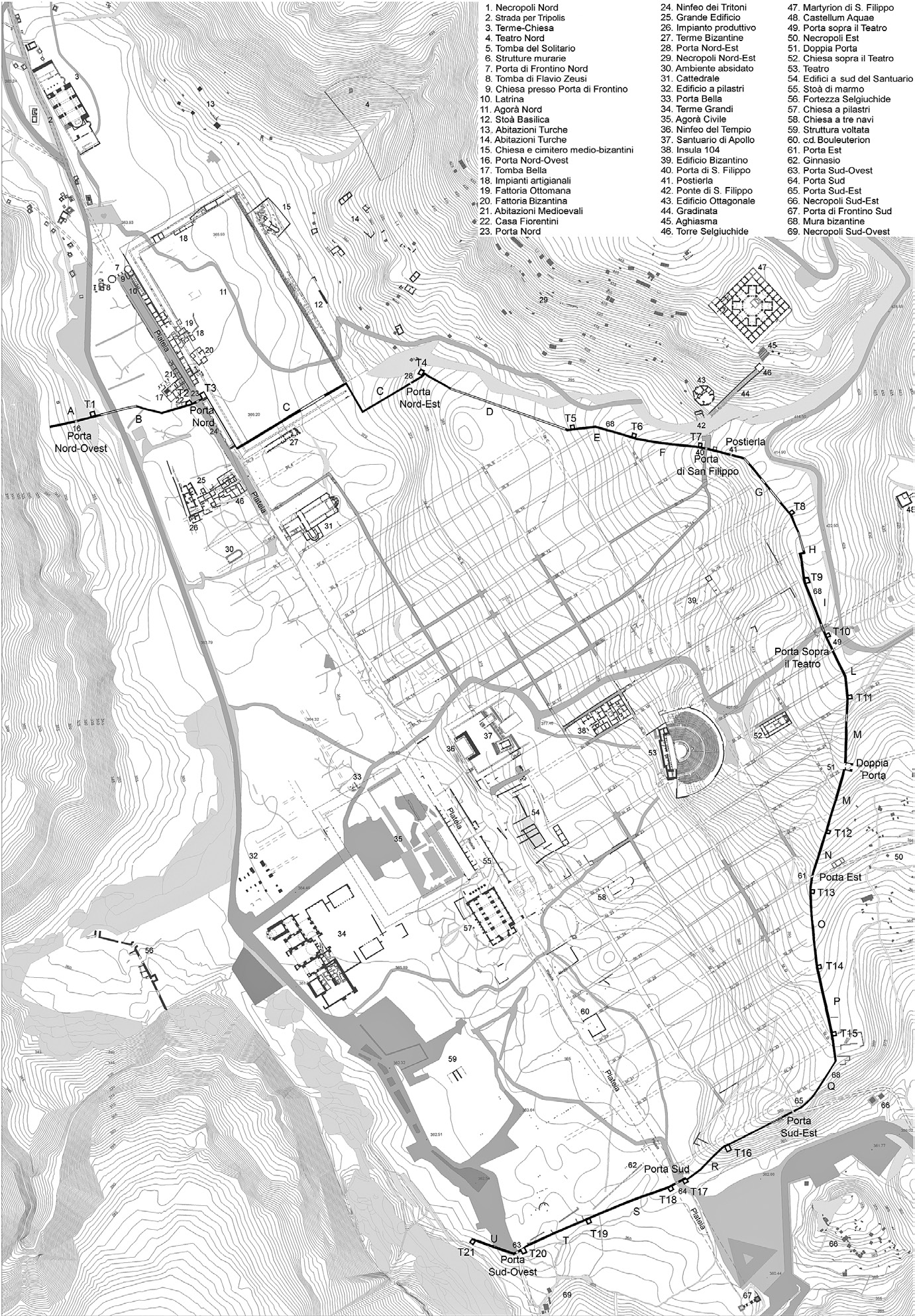 Fig. 2 – Planimetria della città in cui è riportato il nuovo rilievo delle mura effettuato nella campagna del 2008; sono evidenziati i tratti (A-U), le torri (T1-T21) e le porte.