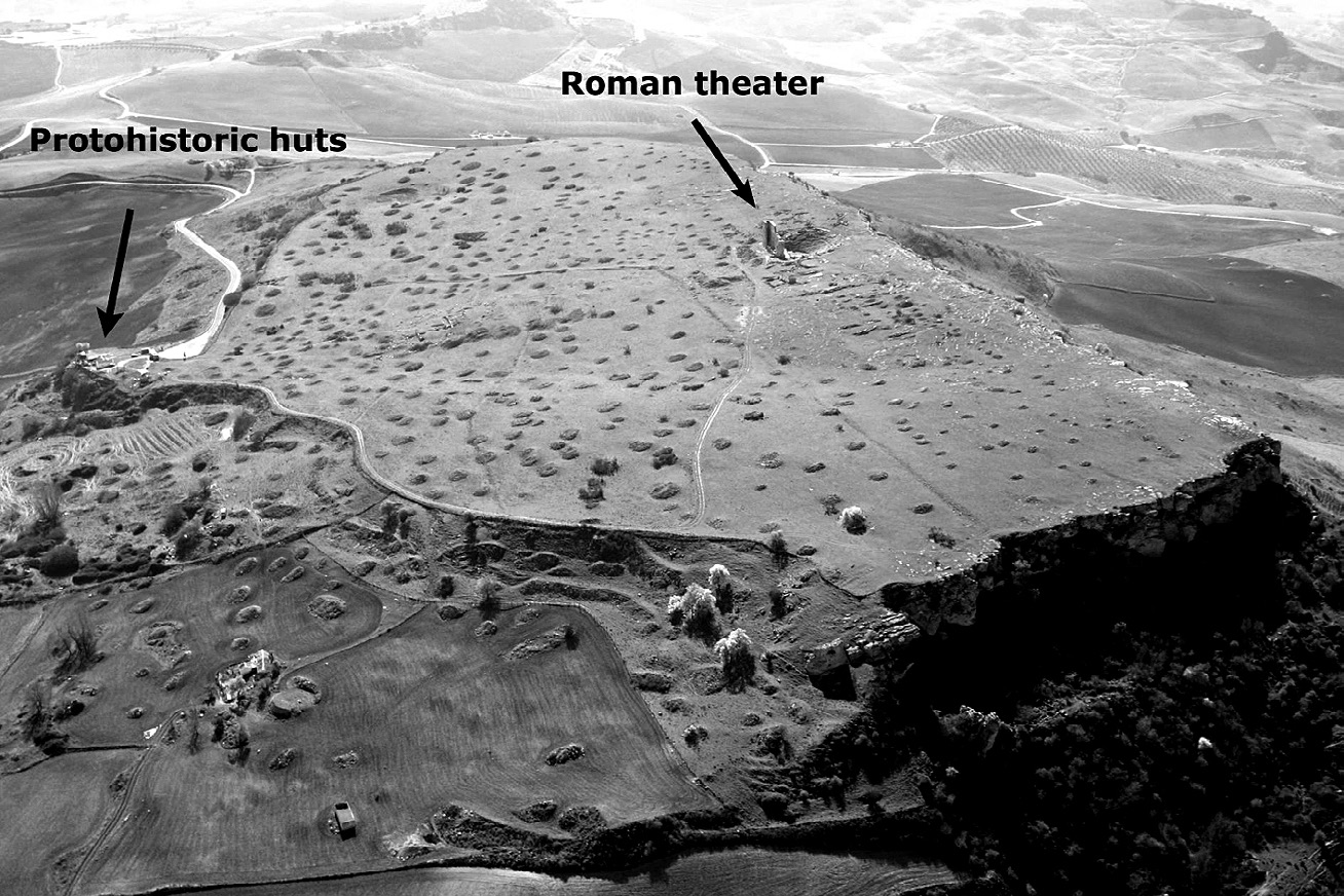 Fig. 2 – Location of the protohistoric settlement and the Roman theatre.