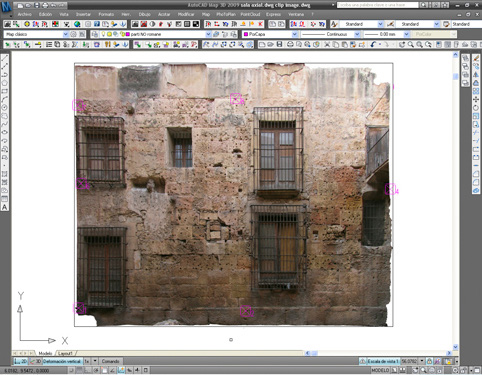 Fig. 3 – Ortofoto del muro occidentale della cosiddetta “sala axial”, generata attraverso punti topografici di appoggio (foto autore).