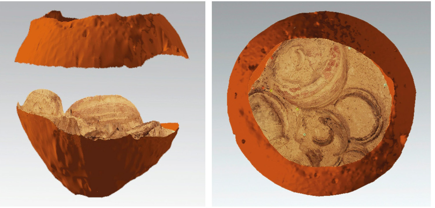 Fig. 2 – a) Tomba 112. Foto Polaroid effettuata poco prima del suo prelievo sul campo; b) Macrofoto. Si noti come la rottura dell’equilibrio interno del corredo sia provocato dallo spostamento/inclinazione dell’ossuario.