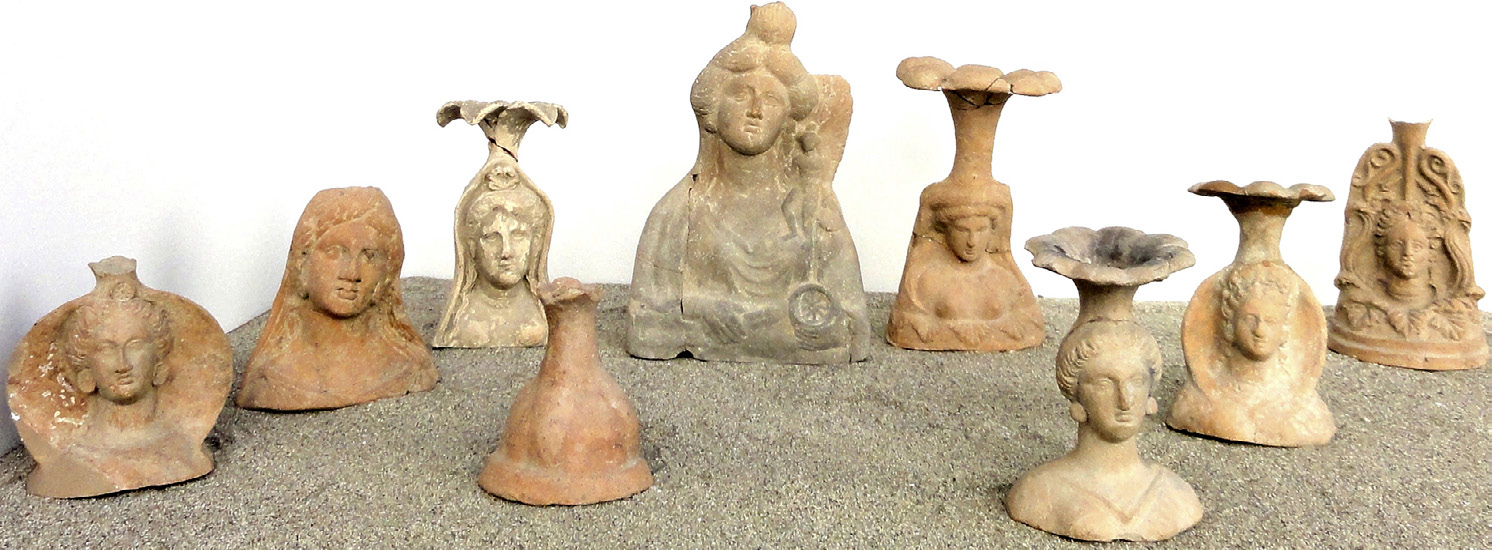 Fig. 1 – “Flower woman” figurines (photography by Vincenzo Passarella, Paestum National Archaeological Museum).