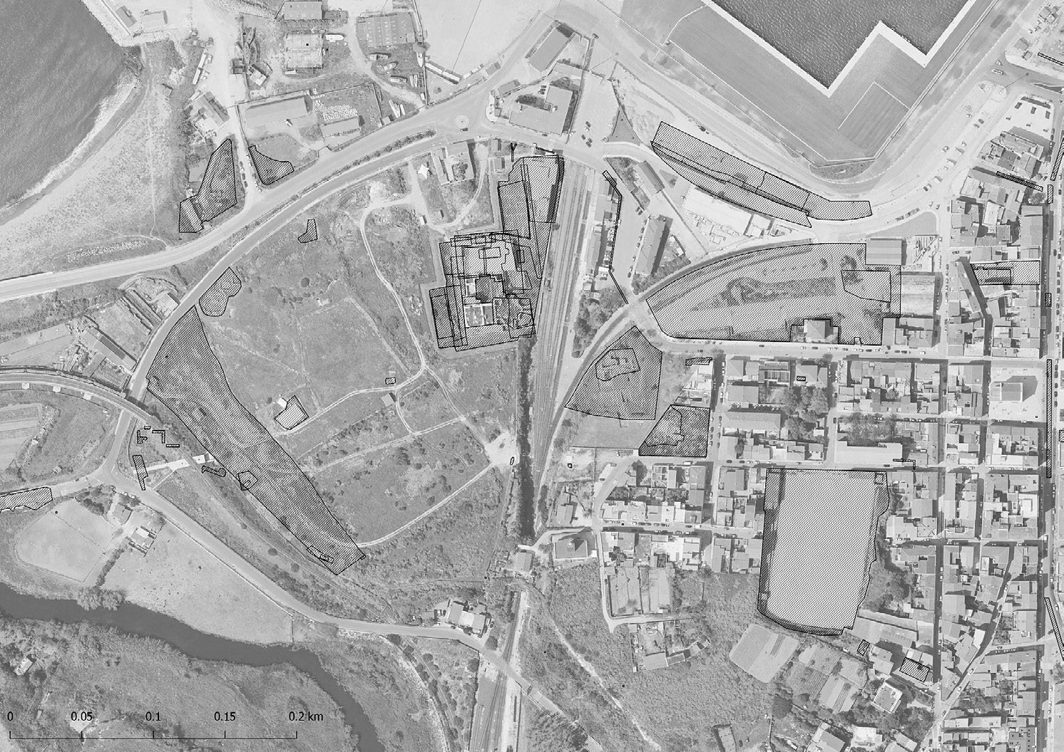 Fig. 2 – Urban area of Porto Torres. Complexity and overlapping of archaeological investigations taken from the SITAN geodatabase.