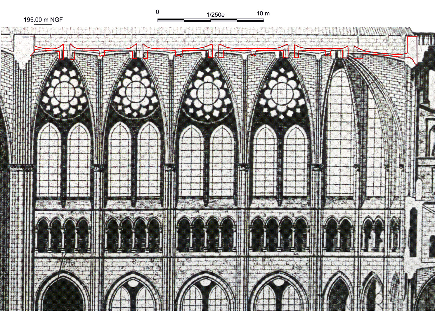 Fig. 10 – Comparaison du profil en long de la voute avec la coupe longitudinale de J.-B.-A. Lassus.