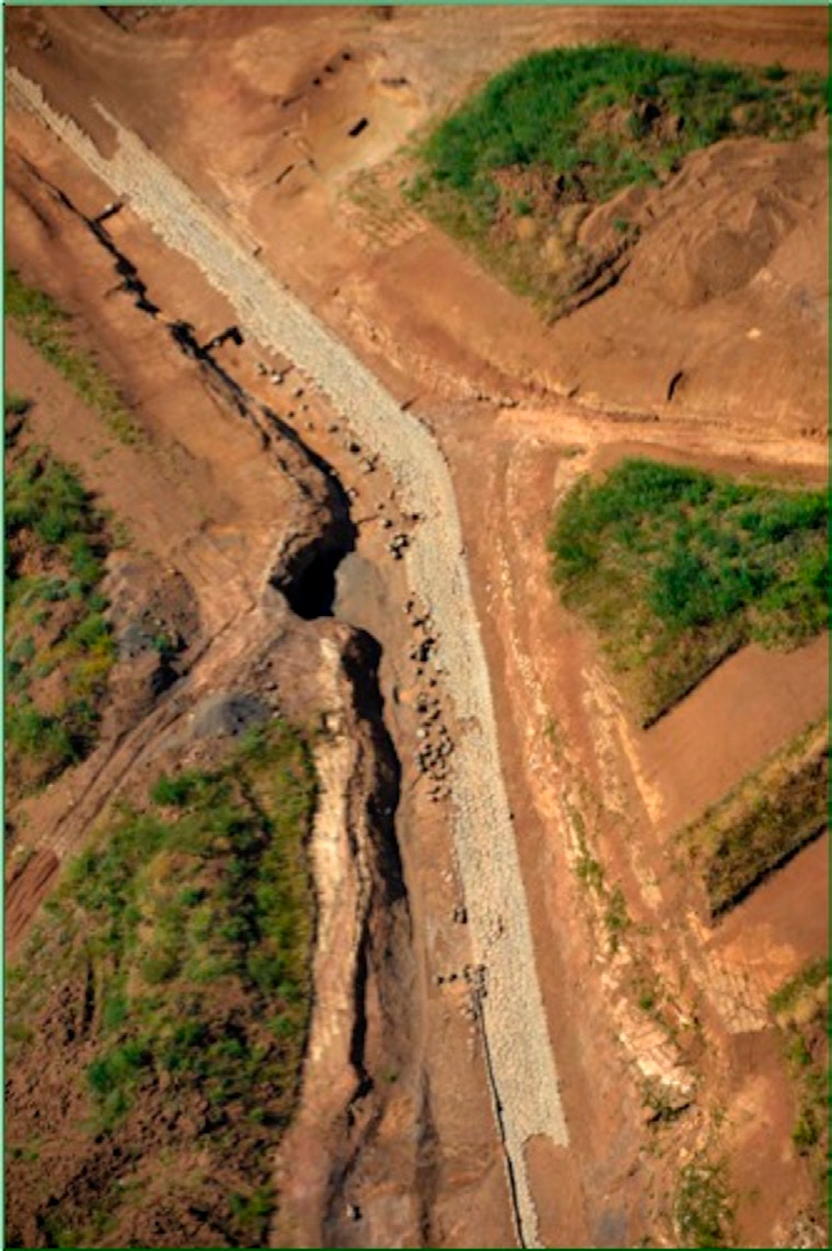 Fig. 2 – Roma, Municipio IX Ovest. Resti del basolato della via Laurentina in prossimità del VI miglio, nel tratto tra le moderne via di Decima e via Pontina (Foto M. Letizia).