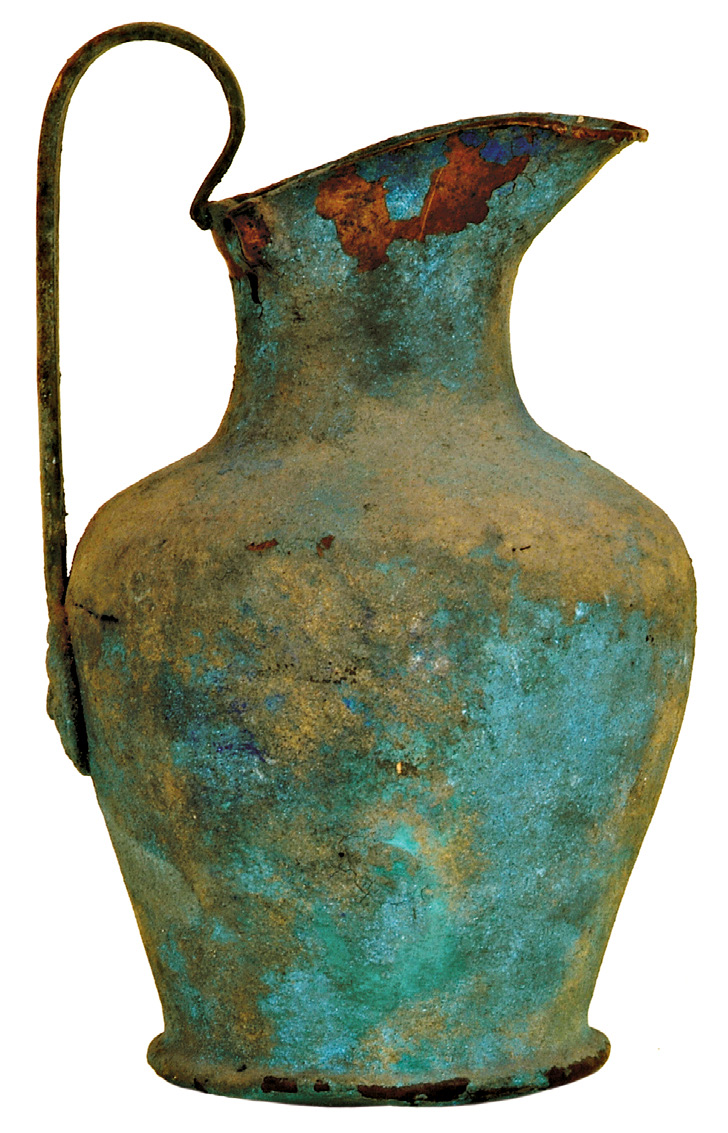 Fig. 3 – Oinochoe in bronzo della collezione Faina (foto Museo).