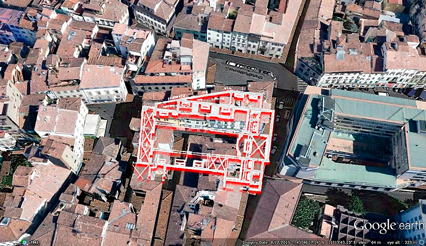 Fig. 4 – Veduta aerea dell’area circostante Piazza Salvemini a Firenze (da Google Earth) con, sovrapposta, la pianta storica di San Pier Maggiore.