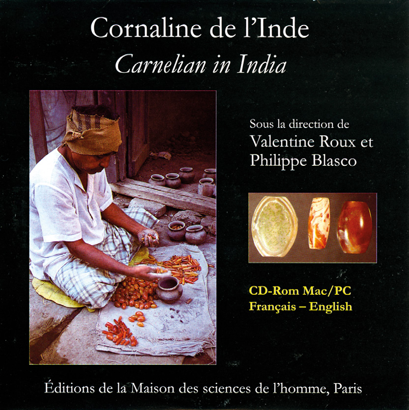 Fig. 26 – Jaquette du CD-ROM Cornaline de l’Inde au format logiciste et bilingue dans une publication archéologique combinée livre/CD (Roux 2000); la lecture du disque n’est plus possible aujourd’hui.